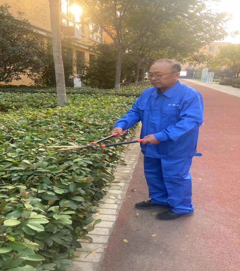 一名基層員工的榜樣 --記濟(jì)南連心物業(yè)駐外國語學(xué)校華山項(xiàng)目部李敬孟